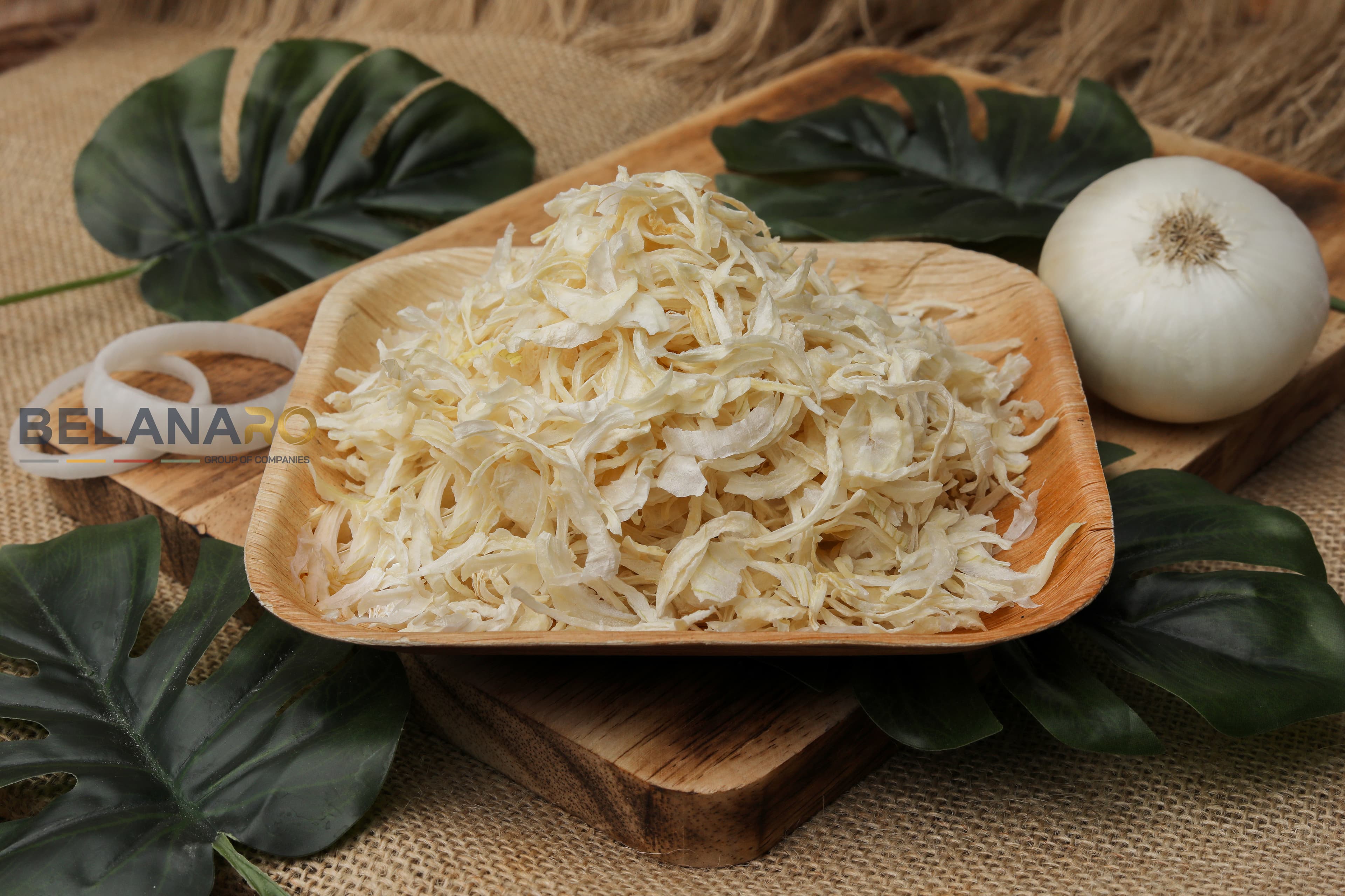 Dehydrated White Onion Flakes / Kibbled